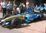 Carlos Sainz testdrives a Renault R25 F1 car - 8,3 MB
